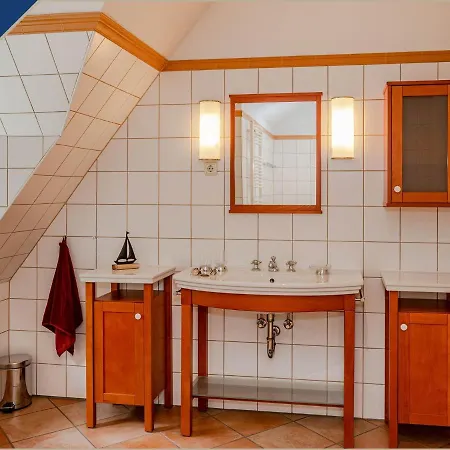 Apartamento Am Waldesrand Koelpinsee Am Waldesrand Dachgeschoss